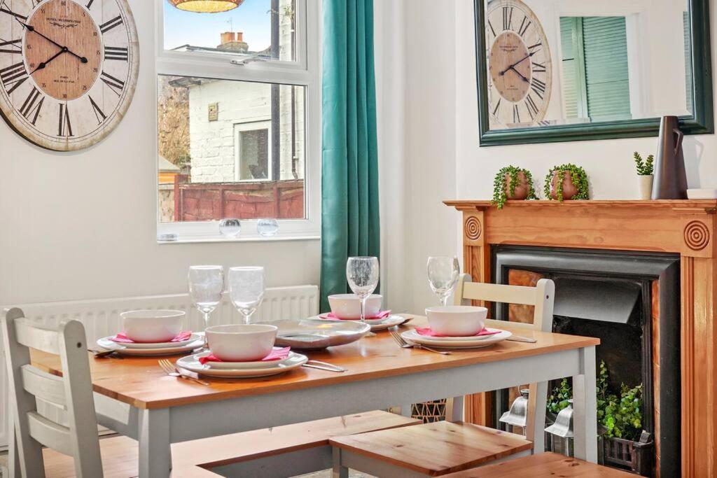 Aesthetic Cambridge Cottage Sleeps 5! Exterior photo
